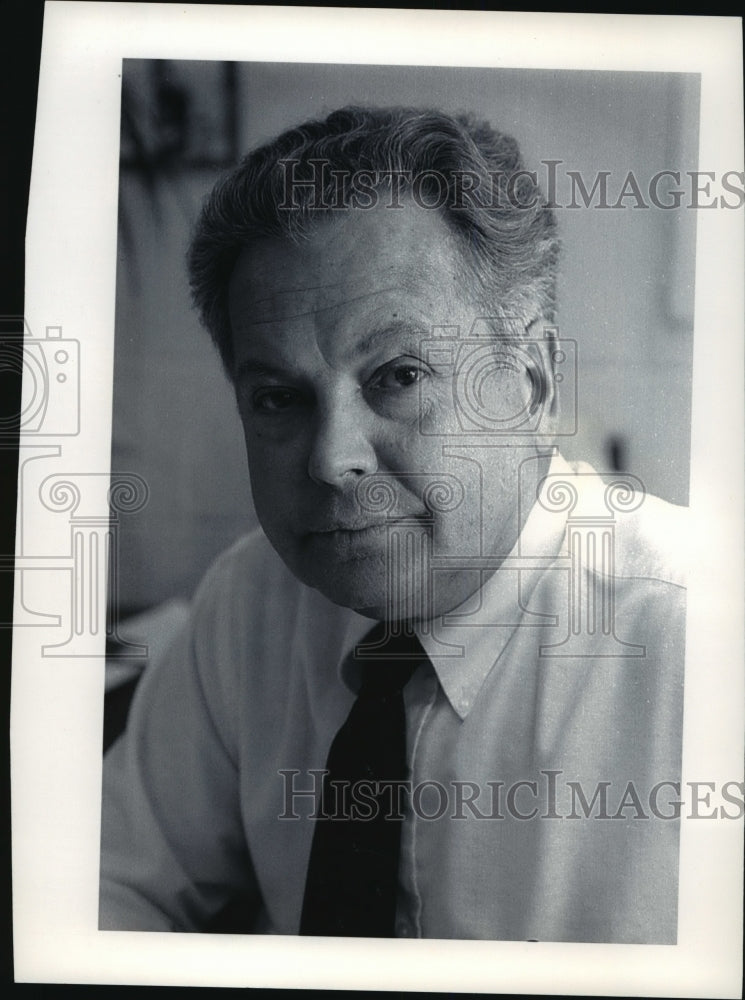 1993 Press Photo Fred Bartelt, Indian Community School of Milwaukee, Principal- Historic Images