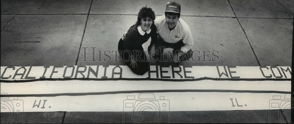 1984 Press Photo Ellen &amp; Michael Bartel supports candidacy of Walter Mondale- Historic Images