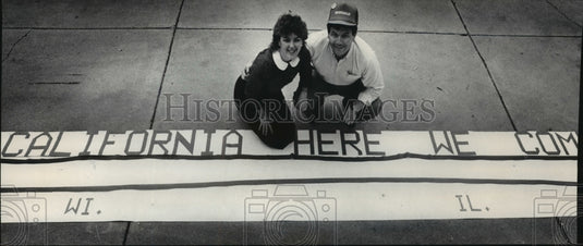 1984 Press Photo Ellen & Michael Bartel supports candidacy of Walter Mondale- Historic Images