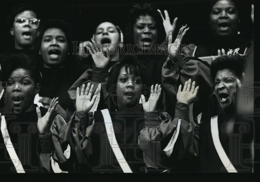 1993 Press Photo The Holy Redeemer Choir at Rev. Martin Luther King day celeb- Historic Images