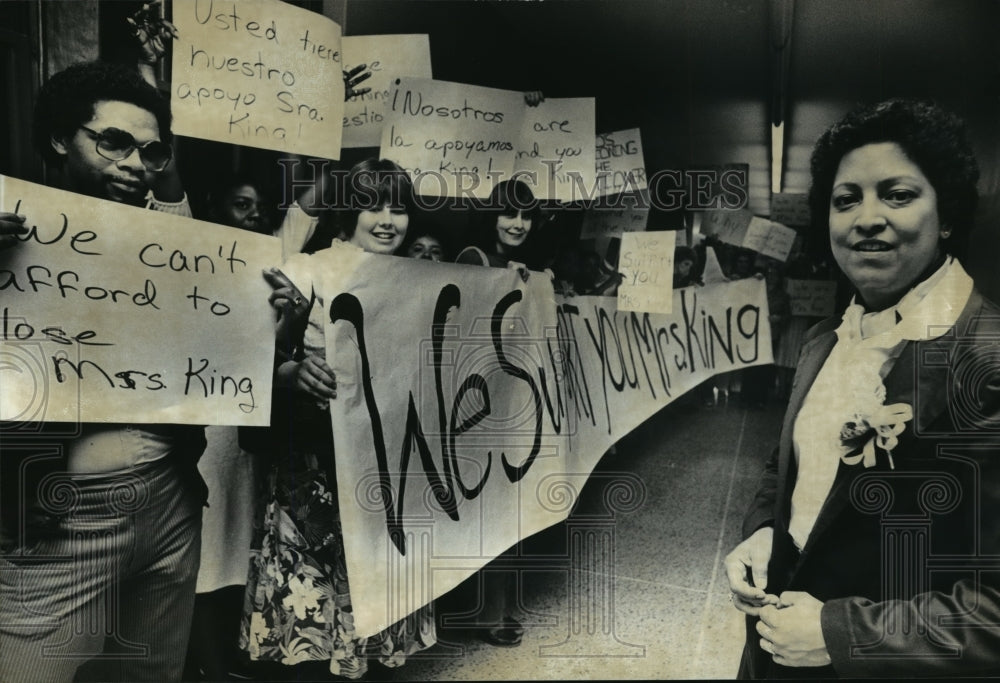 1982 Press Photo About 50 student appeared at a Milwaukee Area Technical College- Historic Images