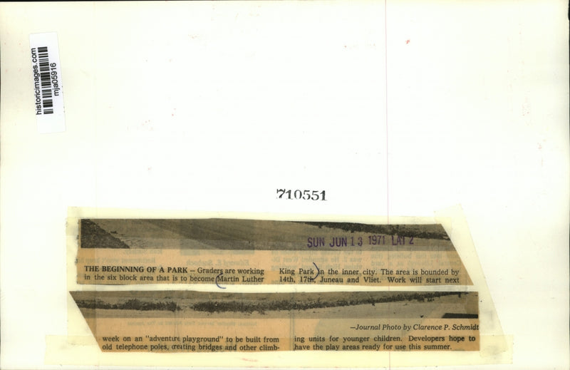 Load image into Gallery viewer, 1971 Press PhotoGraders working six block area to become Martin Luther King Park
