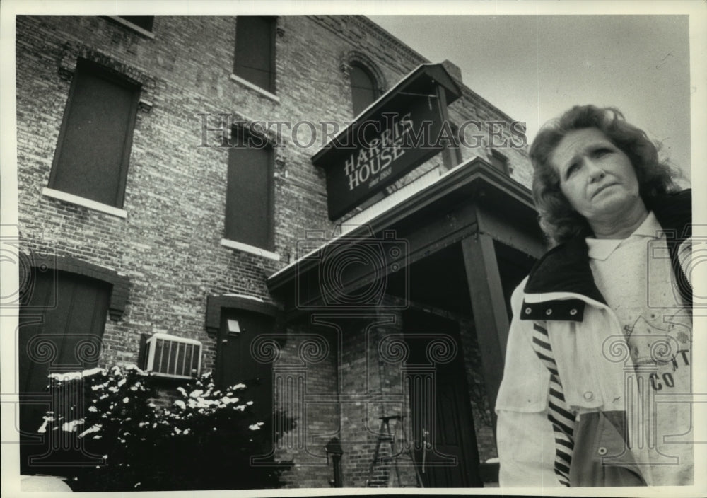 1991 Press Photo Lena Bellon, owner of the Harris House in Brodhead- foreclosed- Historic Images