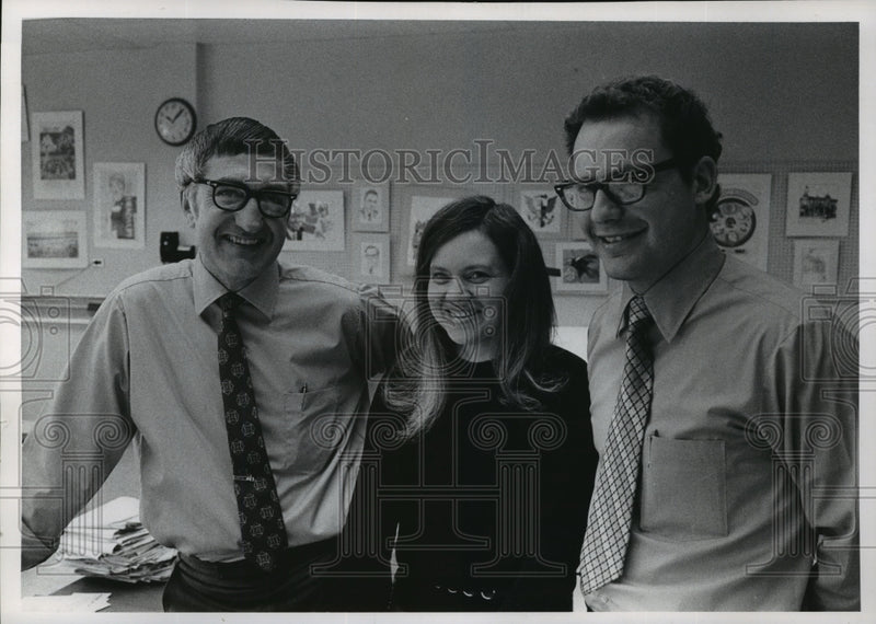 Load image into Gallery viewer, 1971 Press Photo Al Berg, Ricarda Haack &amp; Jerry Steingraeber, Milwaukee Journal
