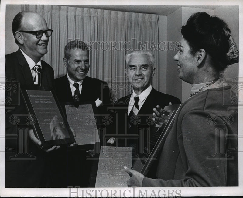 Load image into Gallery viewer, 1970 Press Photo Philip A Koehring, James F Kieckhefer, Seymour Johnson
