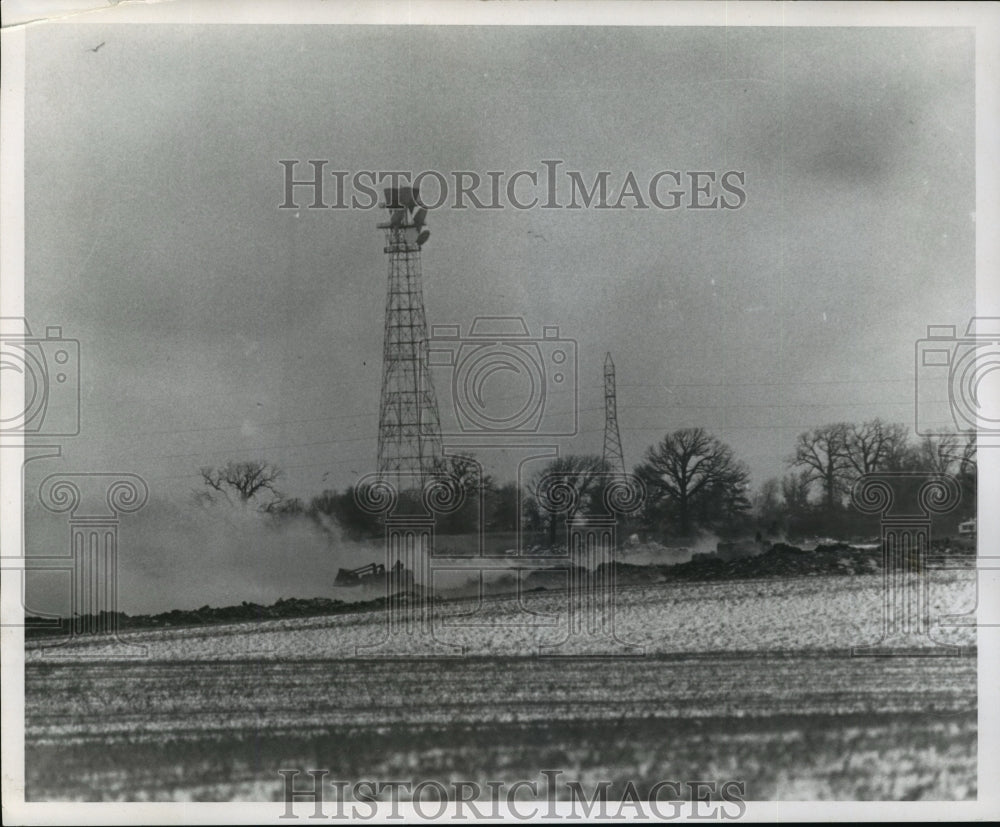 1968 Press Photo Air Pollution caused by burning rubish in dump - mja06542