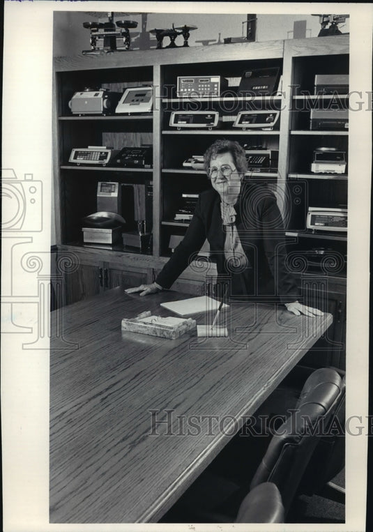1984 Press Photo Armellia Bigott, Pres United Scale & Engineering Corp - Historic Images