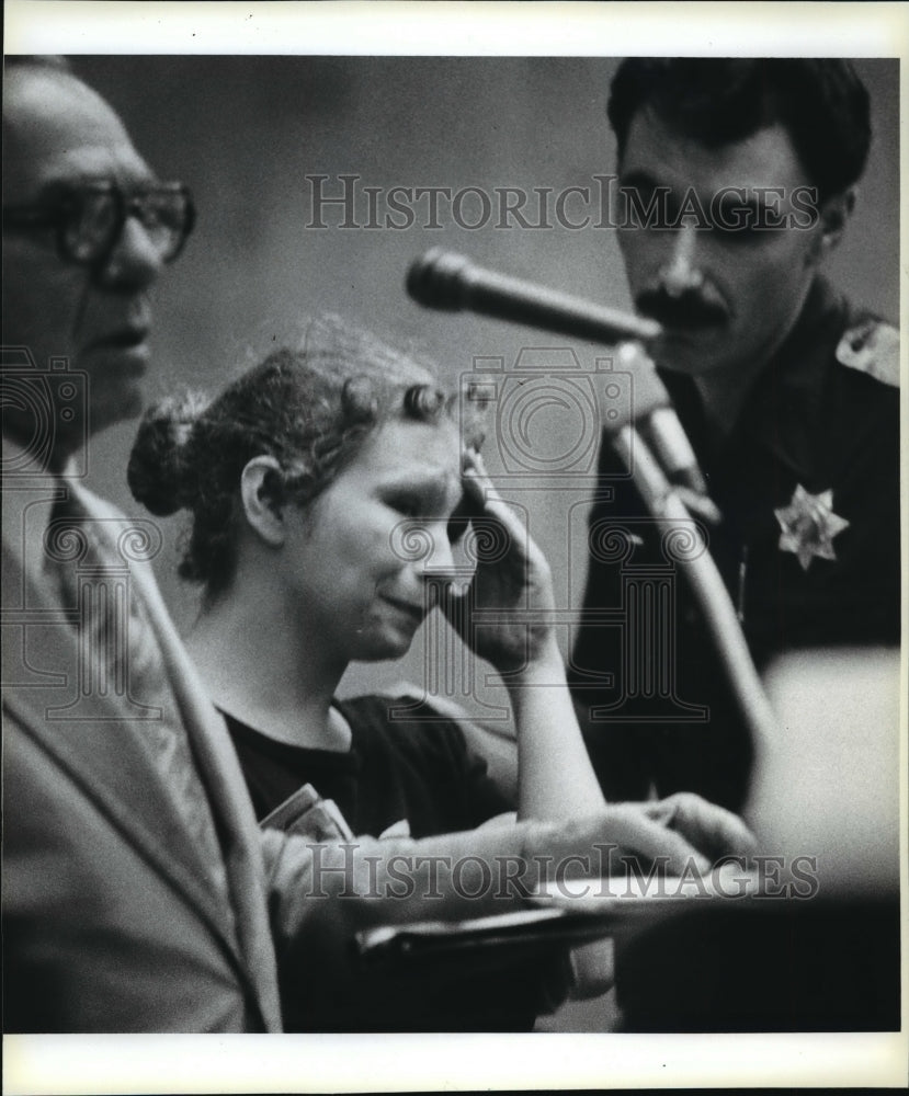 1982 Press Photo Lori Ainsworth, Mil. Charged with child neglect - Historic Images