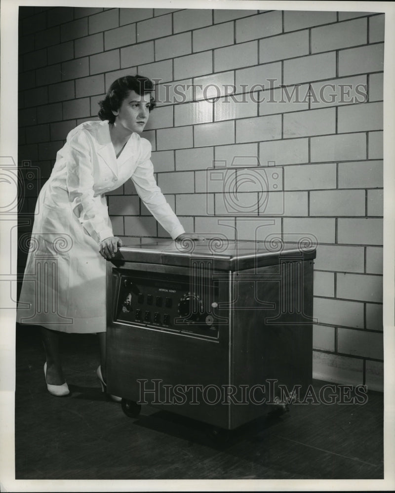 Load image into Gallery viewer, 1952 Press Photo The new Westinghouse "plastic kidney" - mja06962
