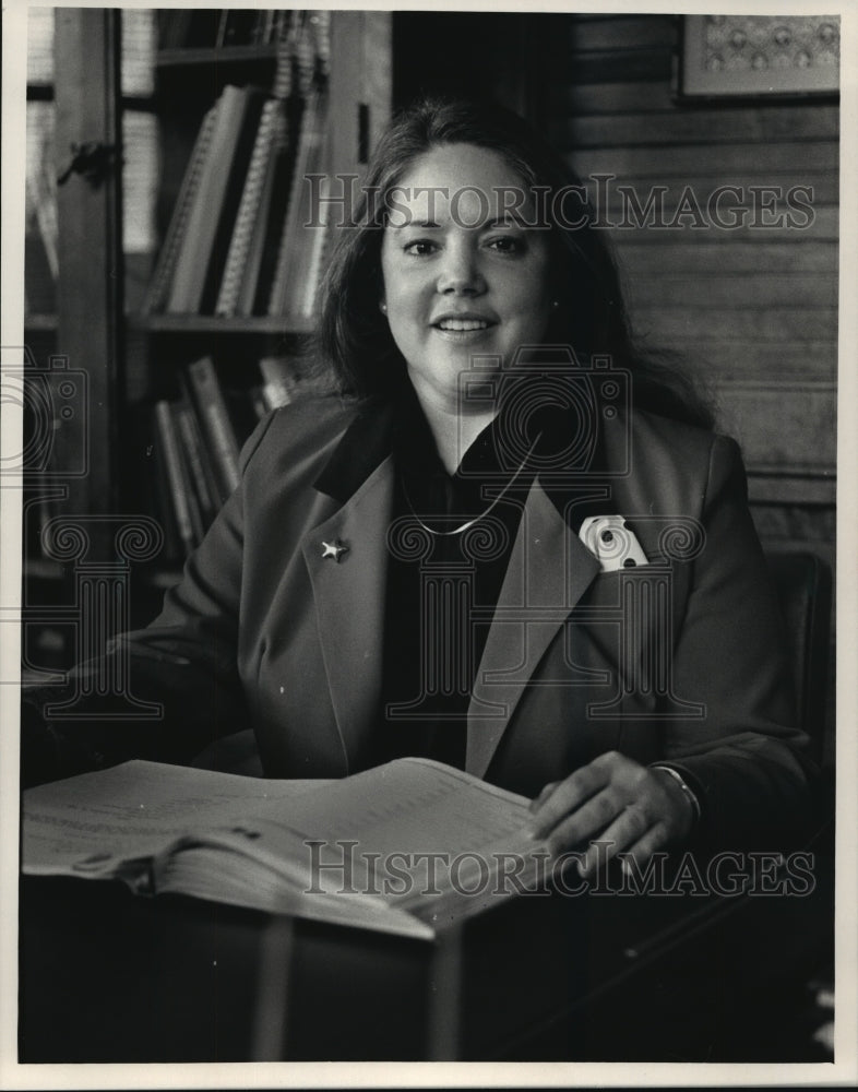 1987 Press Photo Linda Belton, Administrator State Division of Core &amp; Treatment - Historic Images