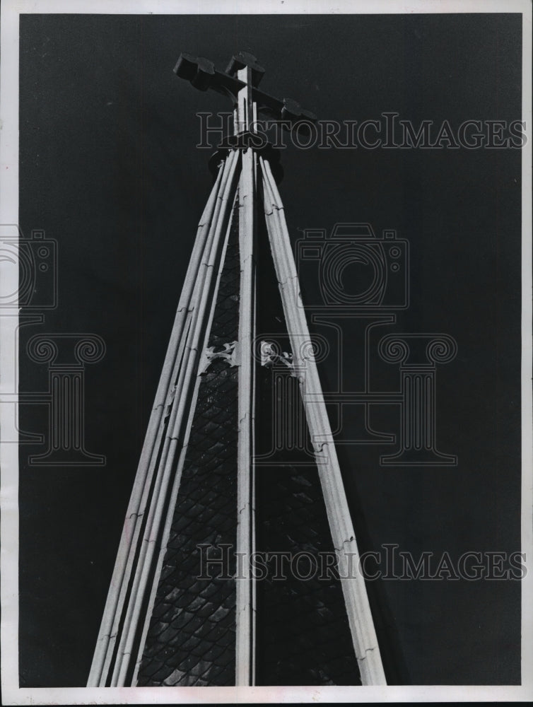 1974 Press Photo The Tower of All Saints Cathedral reaches skyward at Marshall