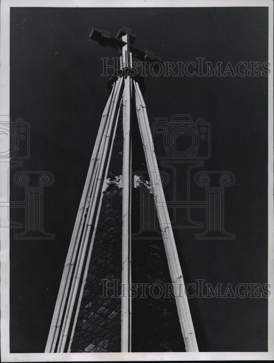 1974 Press Photo The Tower of All Saints Cathedral reaches skyward at Marshall