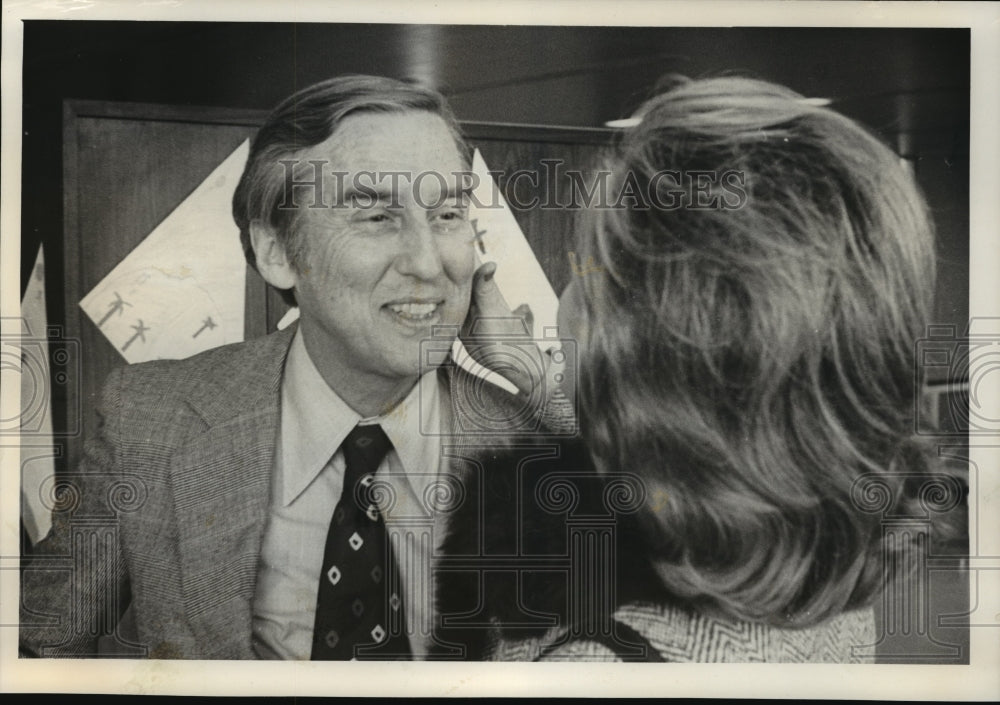 1975 Press Photo Lloyd Bentsen and Wife senator, U.S. - mja07461