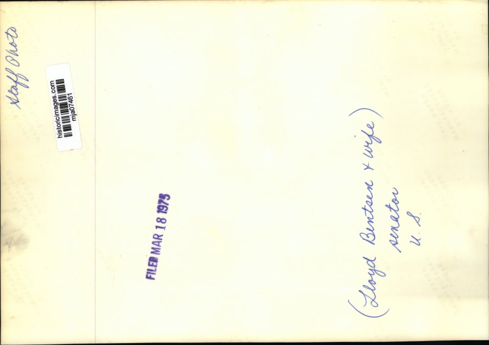 1975 Press Photo Lloyd Bentsen and Wife senator, U.S. - mja07461