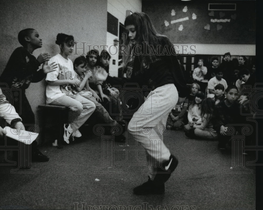 1994 Press Photo Starr Kieper was one of many participants in a dance contest- Historic Images