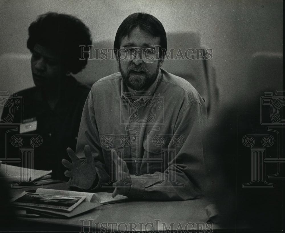 1991 Press Photo William Bigelow,History teacher &amp; expert on Christoper Columbus- Historic Images