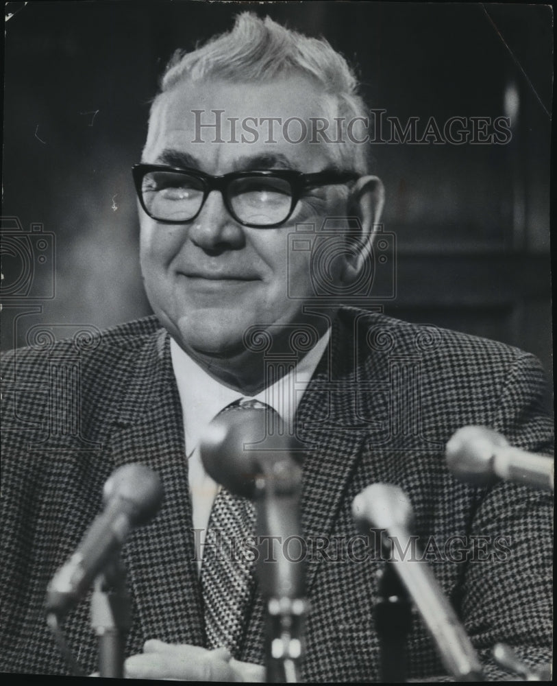 1976 Press Photo Harold A. Breier, a Facial Study of Police Chief - mja07723