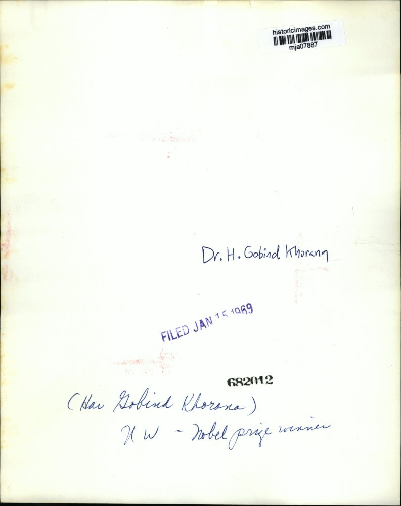 Load image into Gallery viewer, 1969 Press Photo Dr. H. Gobind Khorana, UW - Nobel Prize Winner - mja07887
