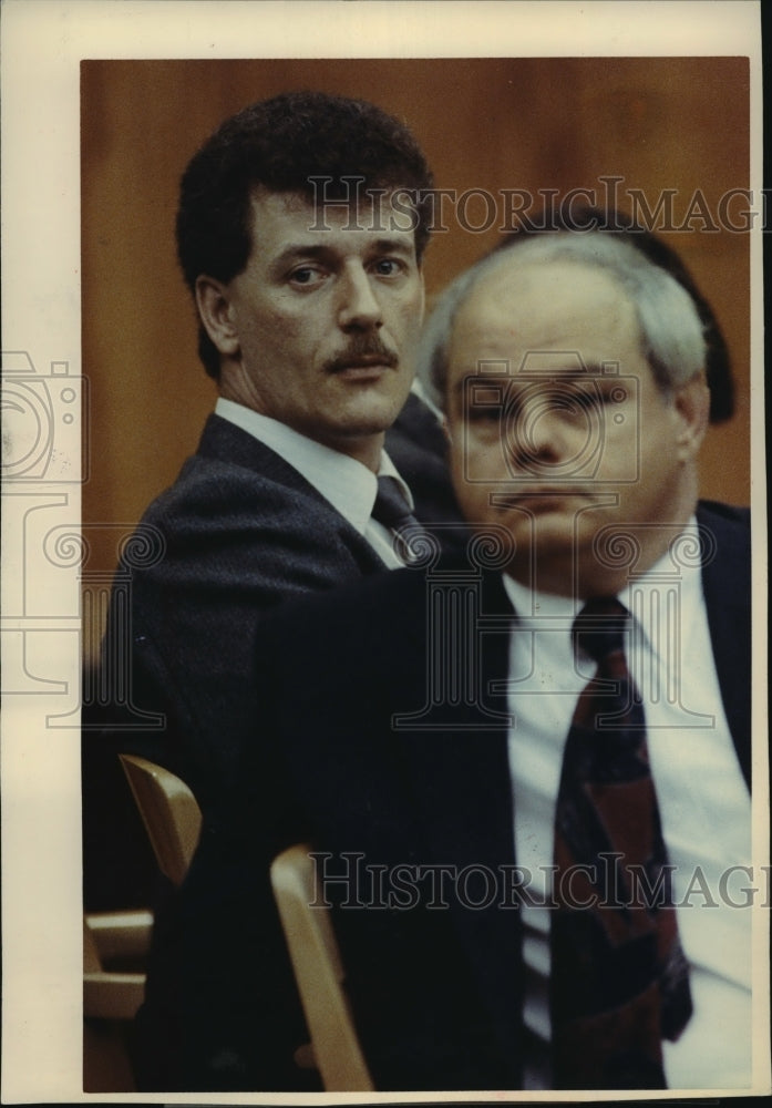 1991 Press Photo Dominic Guigliatto &amp; his lawyer, Robert F Sosnay- Historic Images