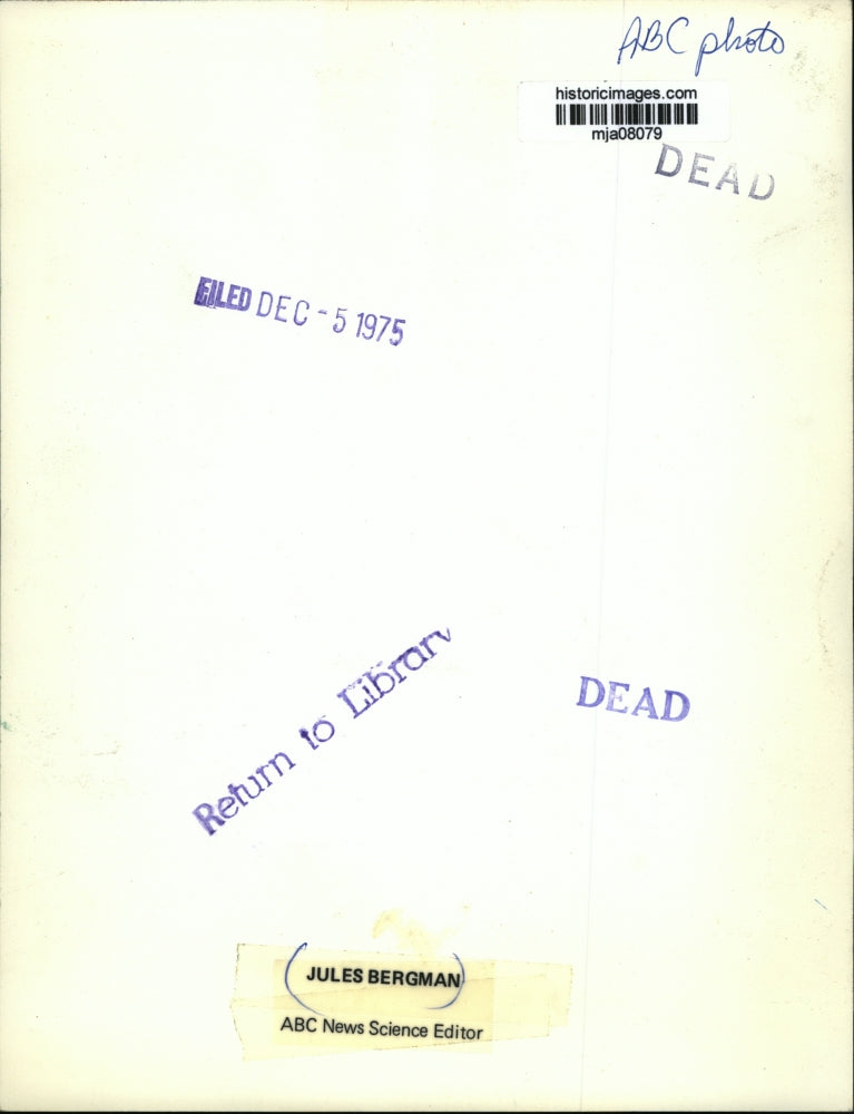 1975 Press Photo Jules Bergman, ABC News Science Editor - mja08079