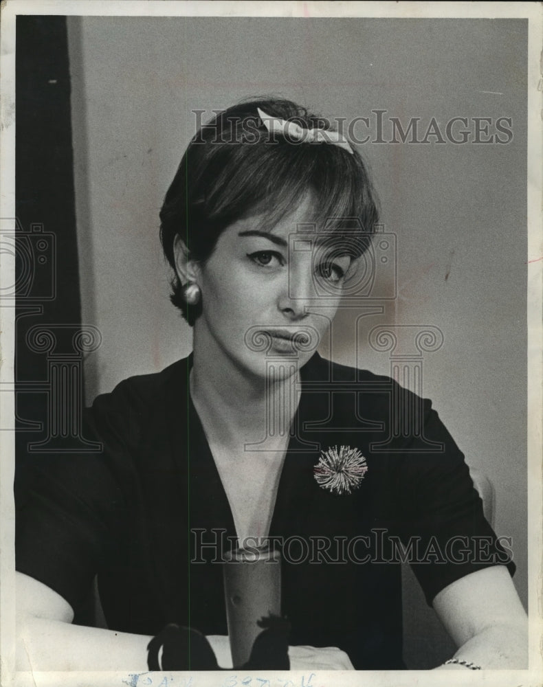 Load image into Gallery viewer, 1963 Press Photo Joan Benny, the daughter of comedian Jack Benny - mja08176
