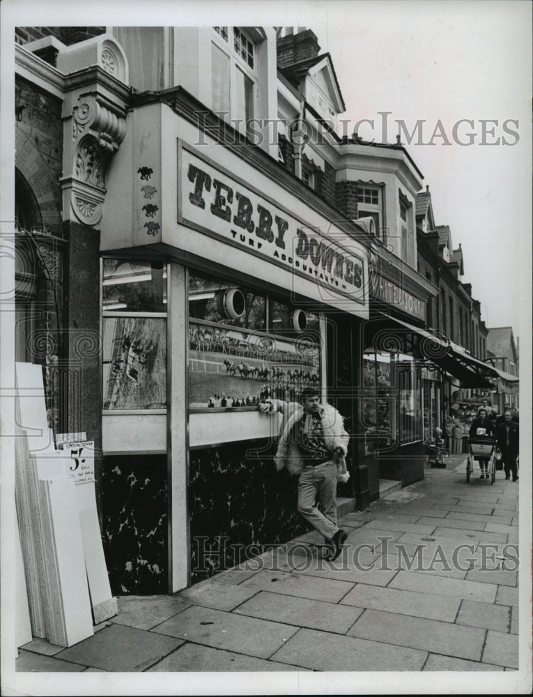 1967 Press Photo The cockneys of London are having the last larf- Historic Images