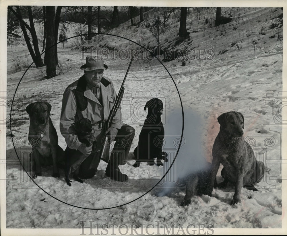 1967 Press Photo Orin Benson with three of his trained dogs- Historic Images