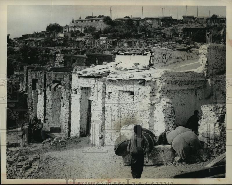 Load image into Gallery viewer, 1964 Press Photo Slum Clearing Project in Algiers Enforced by Soldiers
