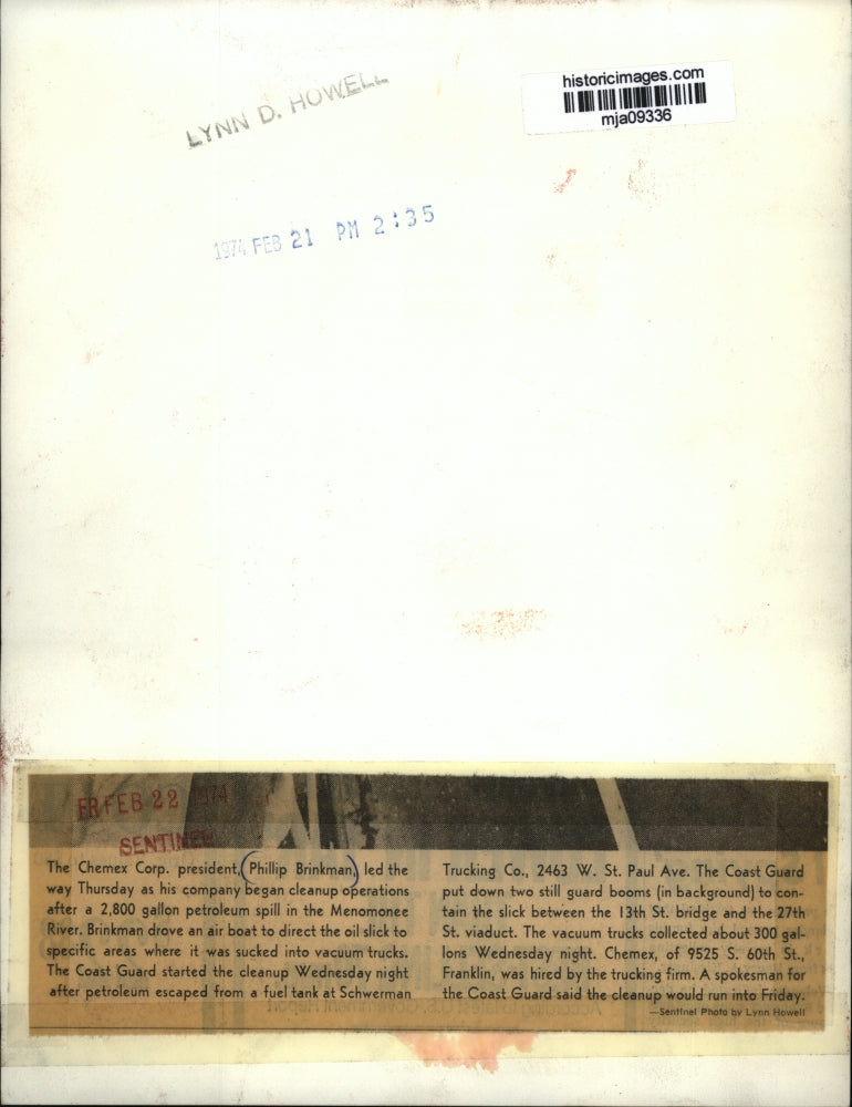 1974 Press Photo Chemex Corp. Pres. Phillip Brinkman at cleanup operations