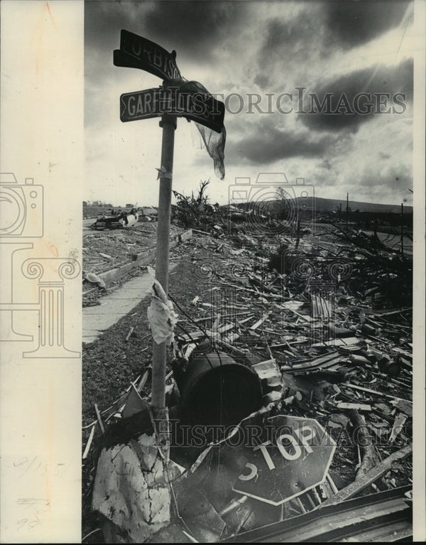 1984 Press Photo Twisted street signs left on many streets in Barneveld ...