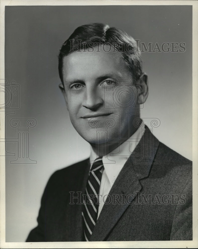 1950 Press Photo William Barr, Milwaukee Gear Co. - mja09380