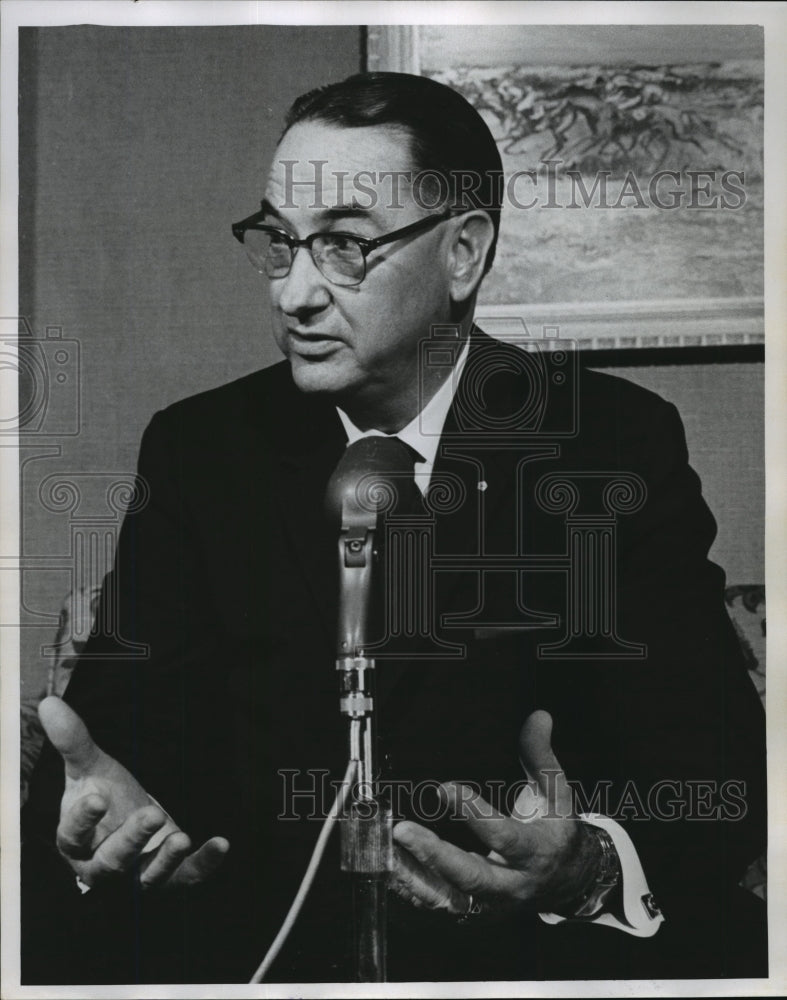 1967 Press Photo Virgil E Boyd, Pres of Chrysler Corporation - mja09472