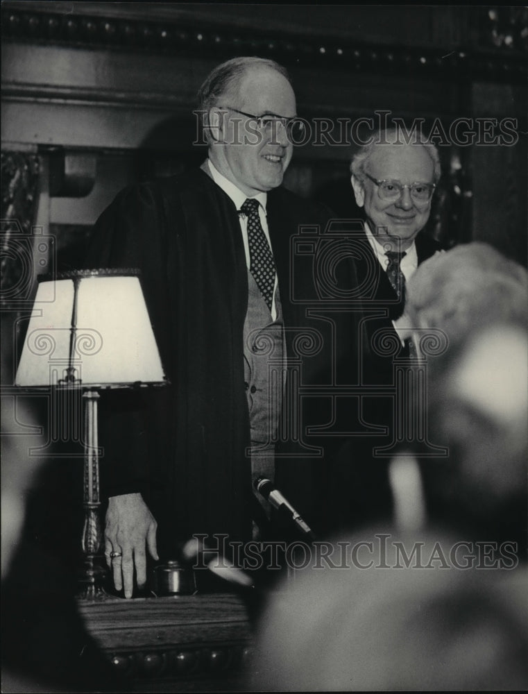 1984 Press Photo Thomas Curran sworn in as judge of Eatern District of Wisconsin- Historic Images