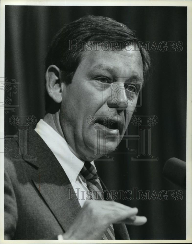 1989 Press Photo George V. Voinovich, Mayor of Cleveland, Ohio - mja10182- Historic Images