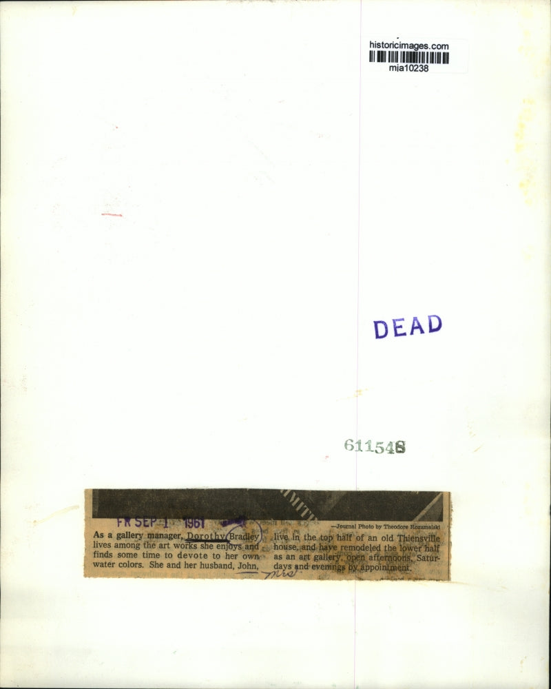 1961 Press Photo Dorothy Bradley lives among the art works she enjoys