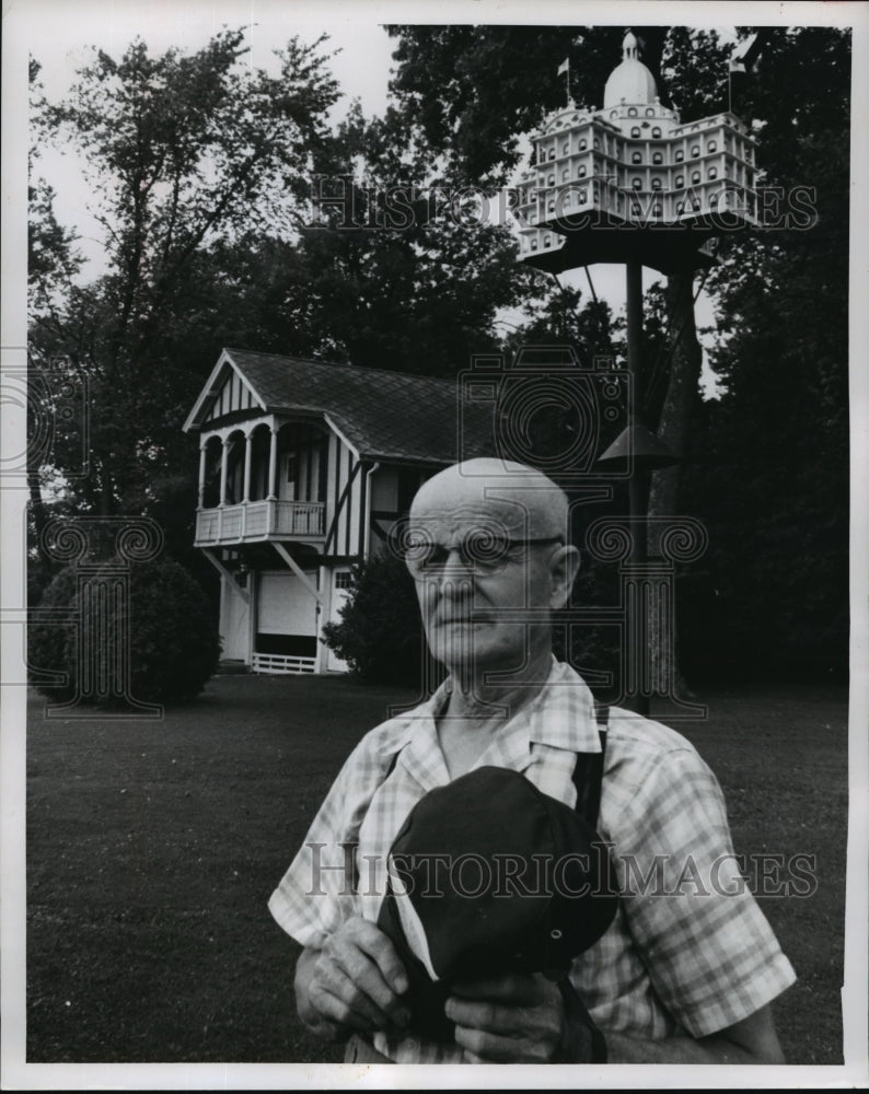 1959 Press Photo Tony Worrath at the Beggs Estate - mja10481