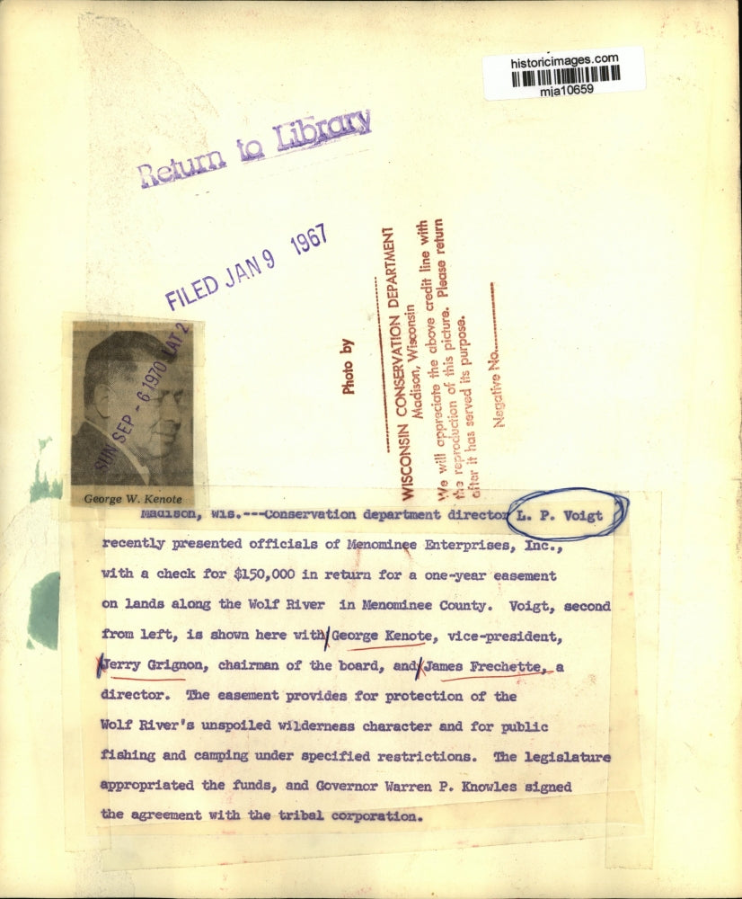 1967 Press Photo LP Voigt presents Menominee Enterprises officials with a check