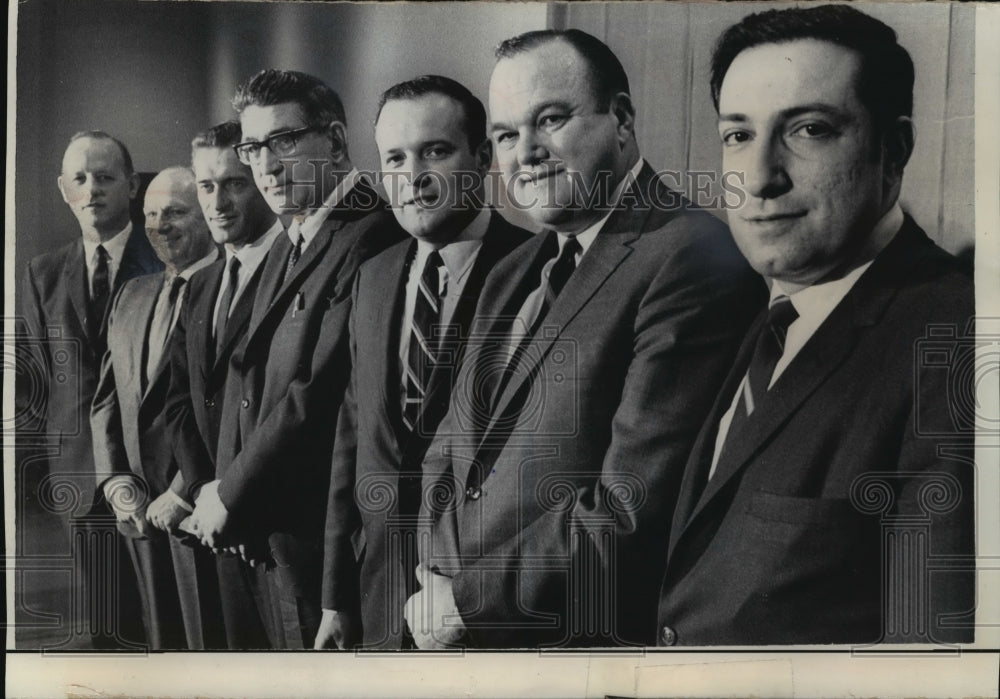 1968 Press Photo Group of Executives- Historic Images