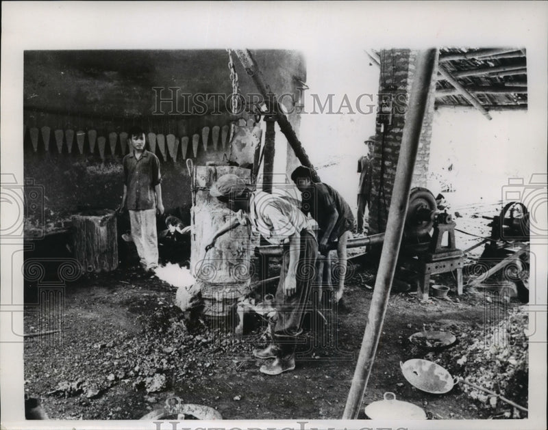 Load image into Gallery viewer, 1968 Press Photo In Hanoi, North Vietnam - mja11795
