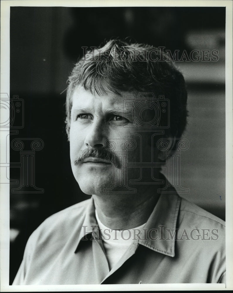 1981 Press Photo Gary Vokovitch, president of the Wauwatosa Firefighters Union- Historic Images