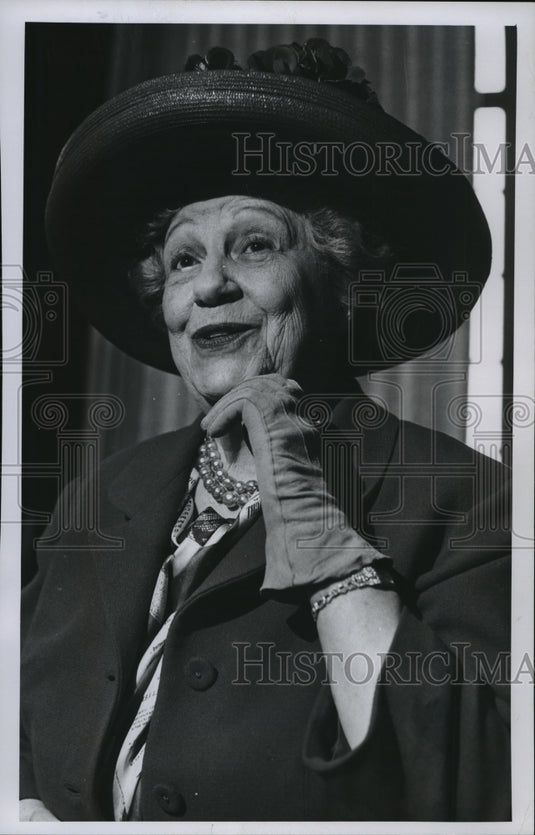1963 Press Photo Mrs James Bergstrom adviser Board of Governors, Mt Mary College