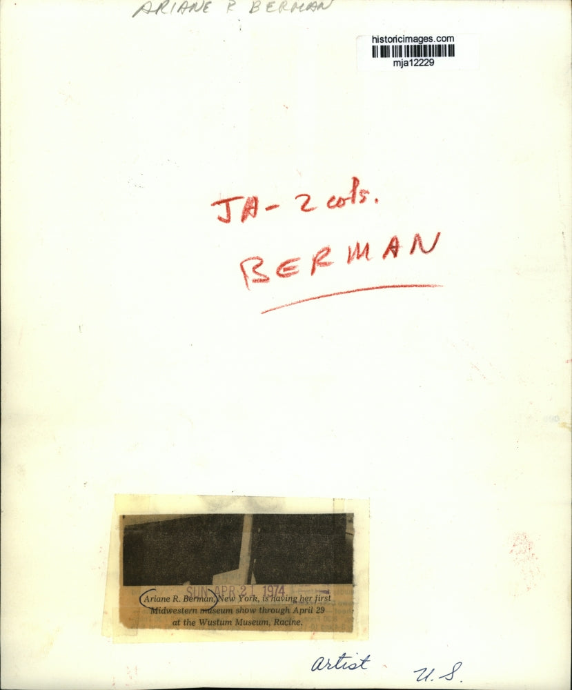 1974 Press Photo Ariane R Berman, having her first Midwestern museum show