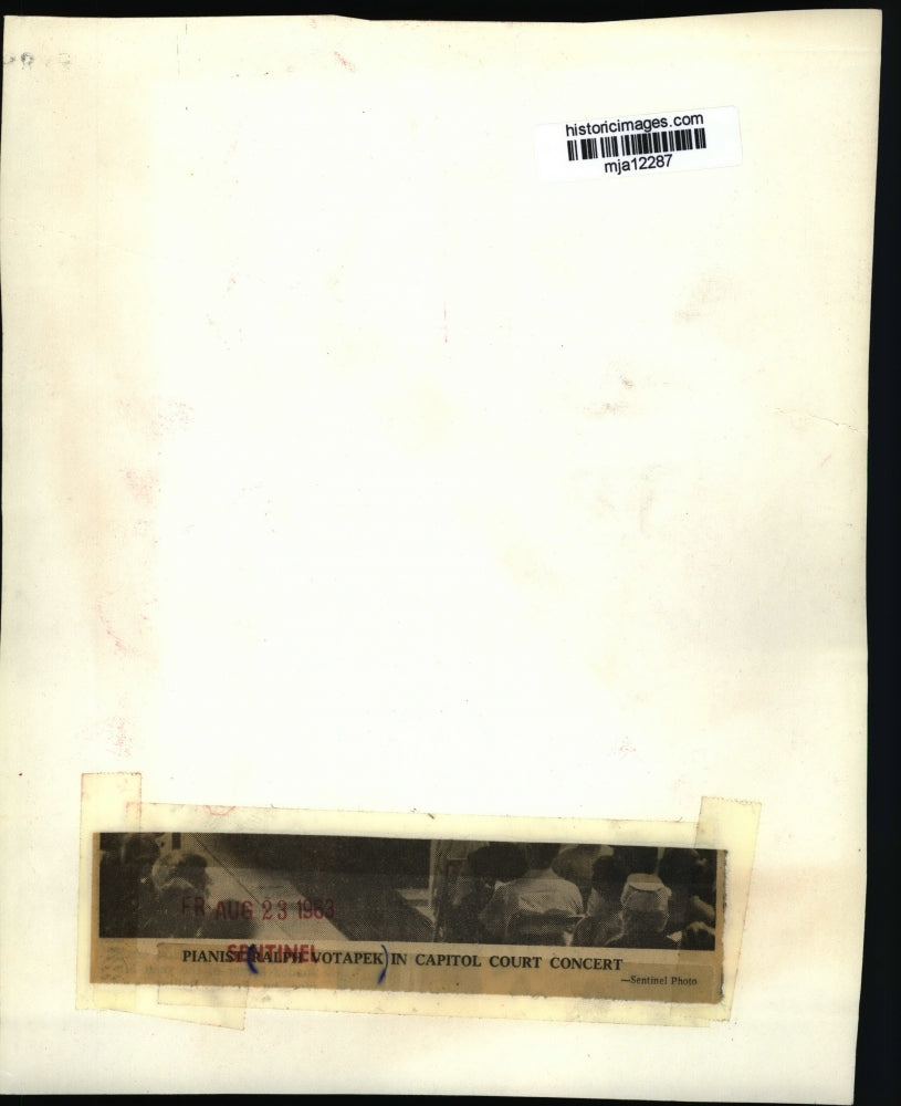 1963 Press Photo Pianist Ralph Votapek in capitol court concert - mja12287