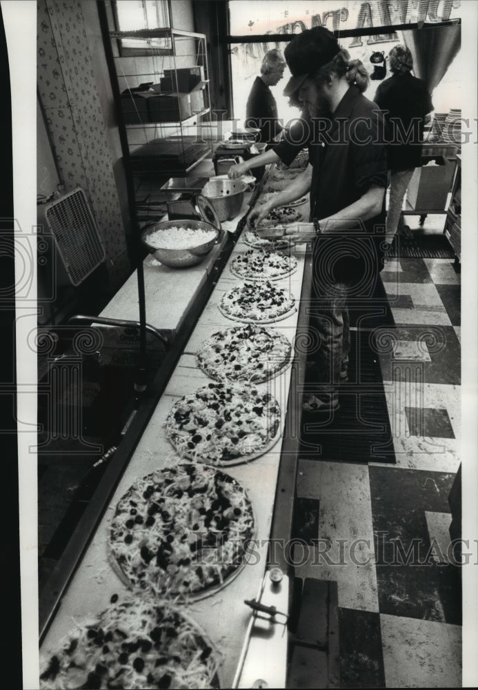 1990 Press Photo Richard Freeland, owner Ken Freeland&#39;s oldest son- Historic Images