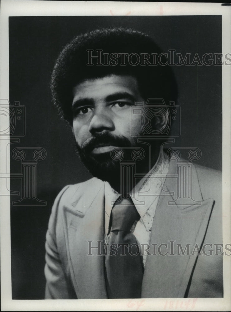 1977 Press Photo Ed Bradley, YV newscaster, U.S. - mja12580
