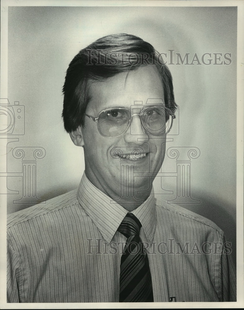 1983 Press Photo Henry Anderson - chief medical officer- Historic Images