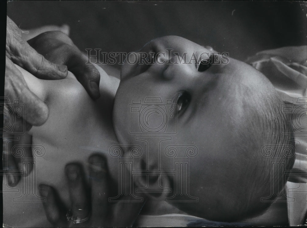 1955 Press Photo Thomas Weishar was held up for his periodic examination - Historic Images