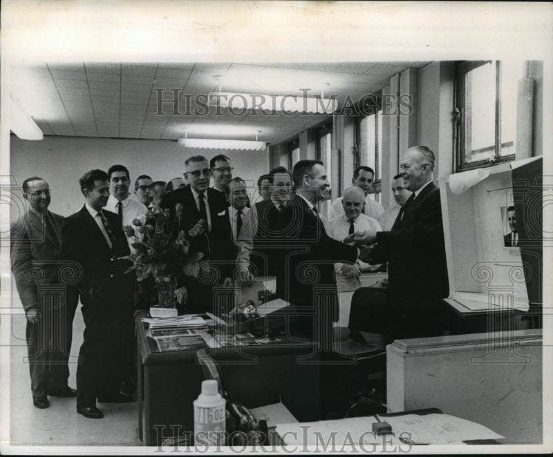 Load image into Gallery viewer, 1962 Press Photo William Warmuth congratulated by CR Conlee on 25th yr Journal
