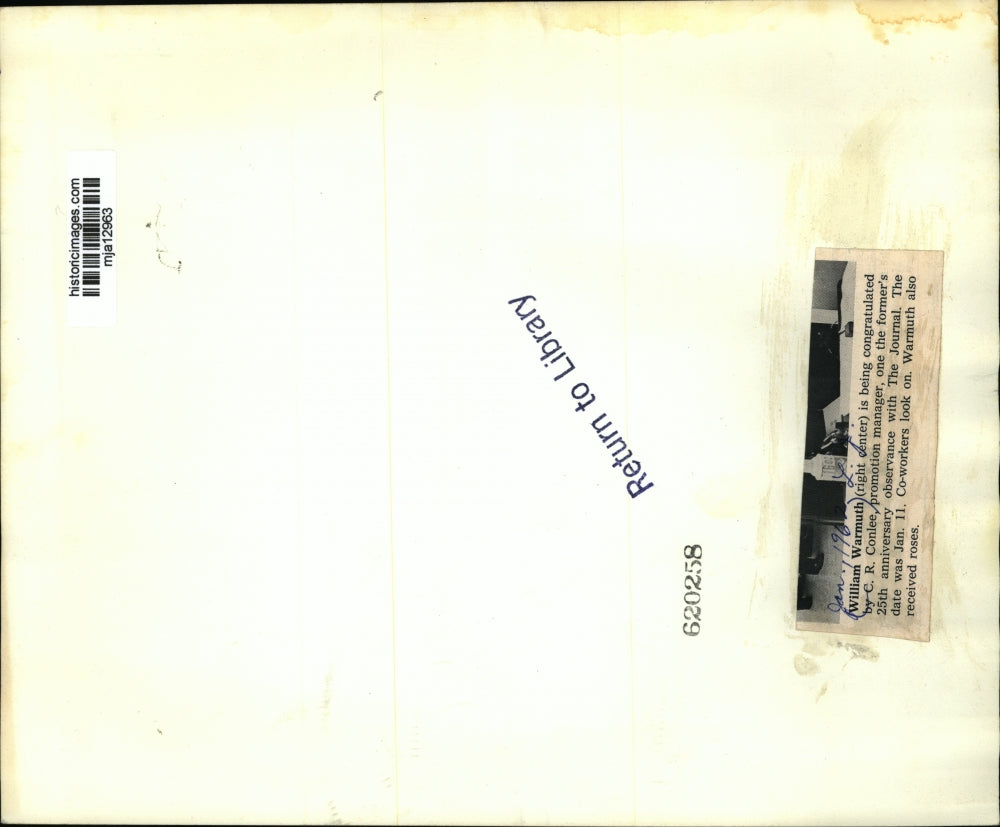 1962 Press Photo William Warmuth congratulated by CR Conlee on 25th yr Journal