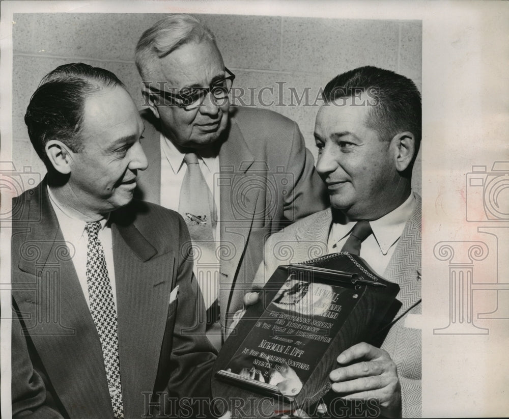 1955 Press Photo Norman Ott of Ducks Unlimited presented honored by the Sentinel- Historic Images